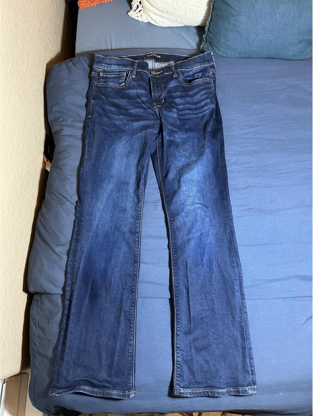 Express Ultimate Barely Boot Mid Rise Blue Jeans Size 10